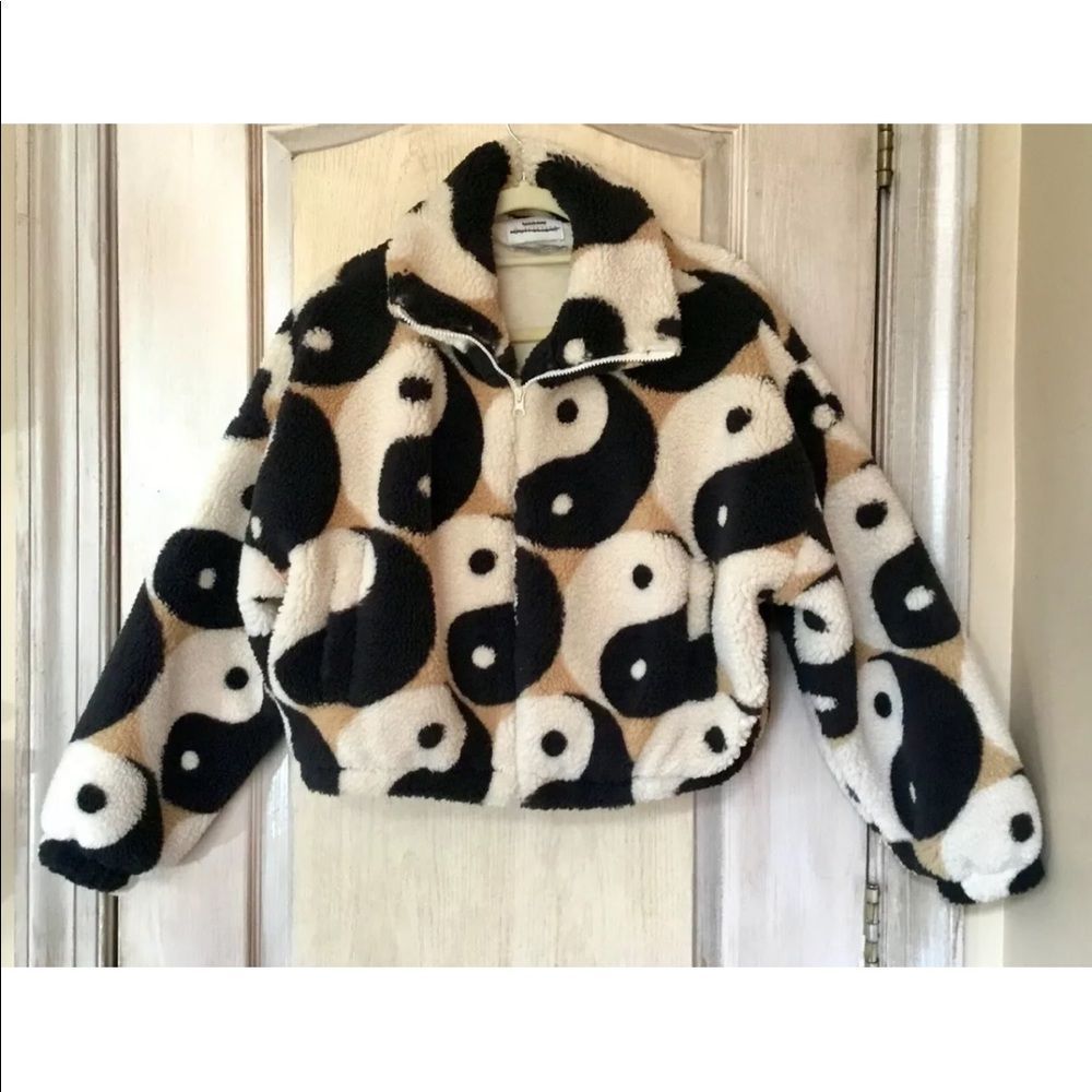 Urban Outfitters Bold Sherpa Olivia Yin Yang Jacket Ivory Tan Black - Picture 3 of 10